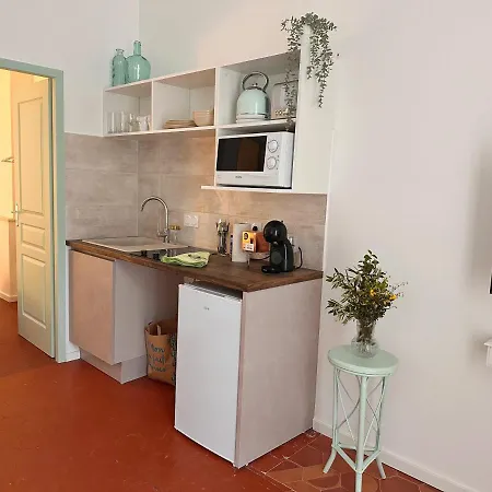 Le Petit Provencal Apartment *