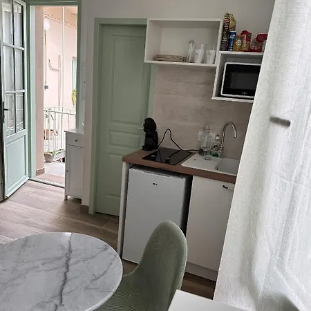Le Petit Provencal Apartment *